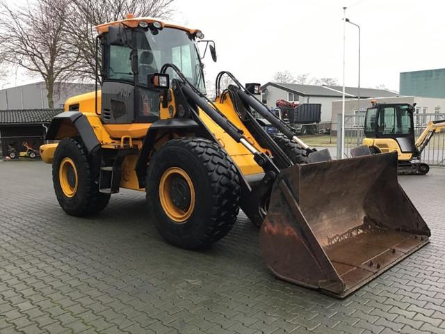 JCB 426 e HT front loader