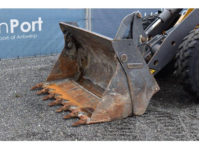 VOLVO L25F front loader