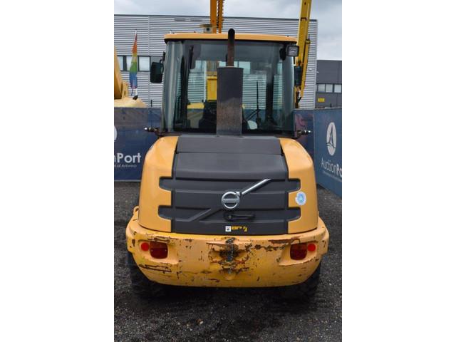 VOLVO L25F front loader