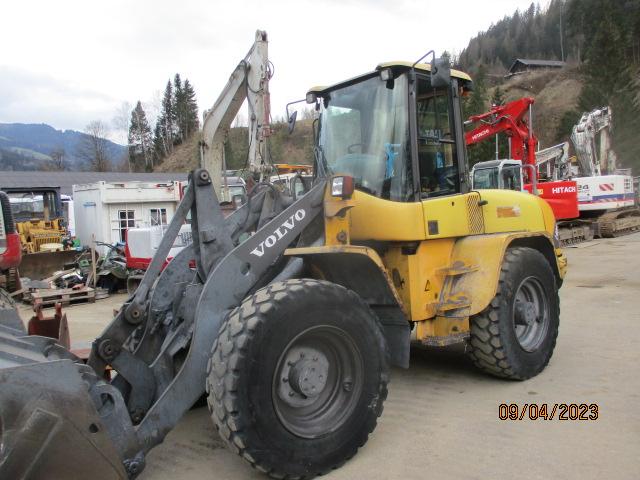 VOLVO L 40 front loader