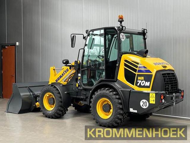 KOMATSU WA70M-8E0 front loader