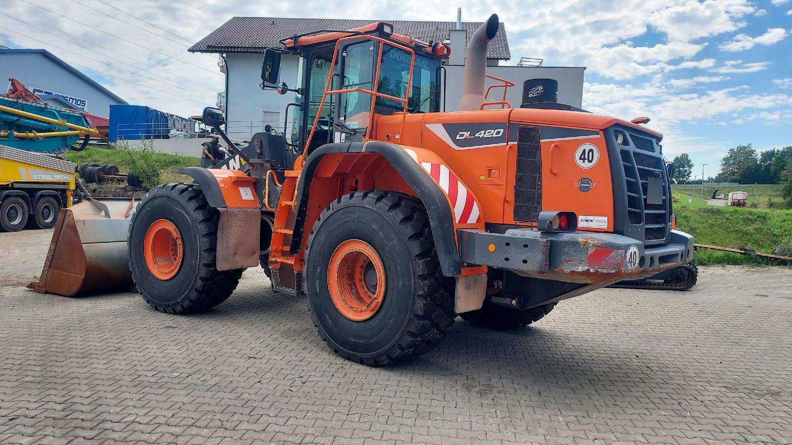 DOOSAN DL420-5 front loader