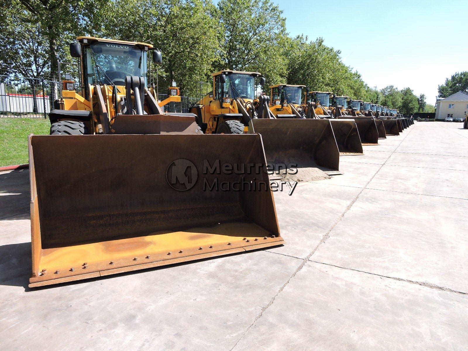 VOLVO L180G front loader