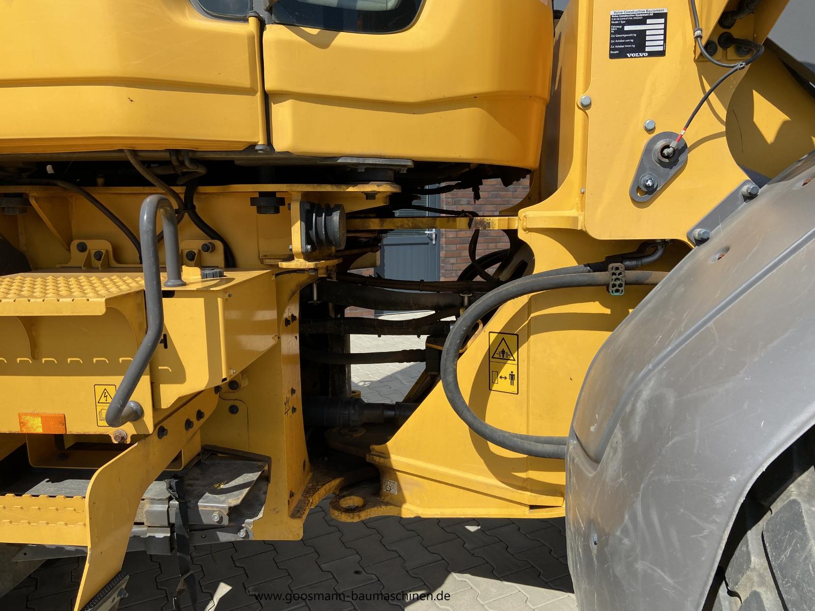 VOLVO L60G front loader