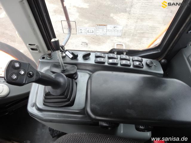 DOOSAN DL300-3 front loader