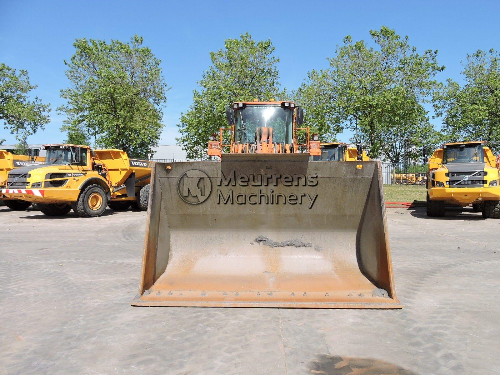 VOLVO L180F front loader