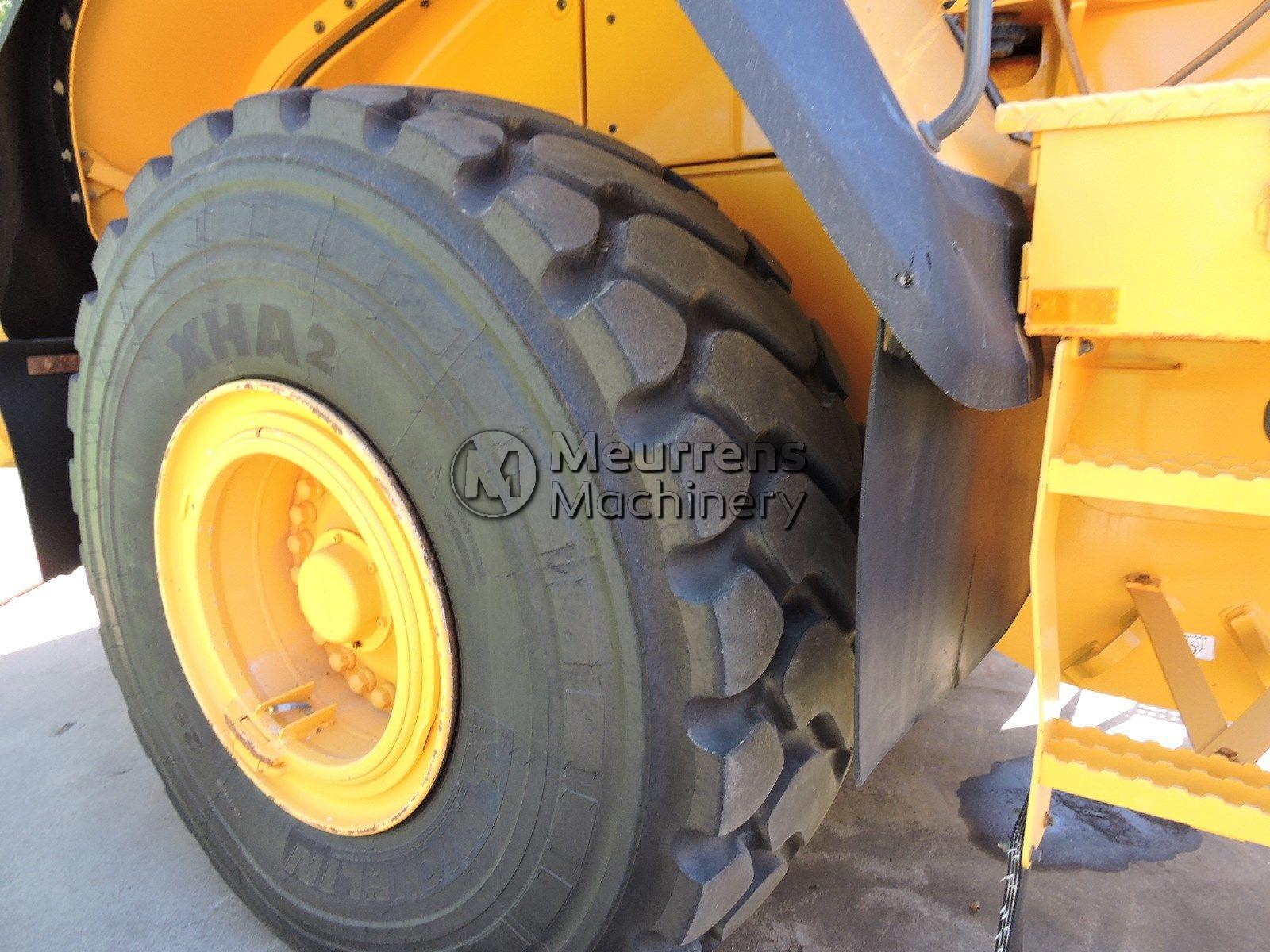 VOLVO L180G front loader