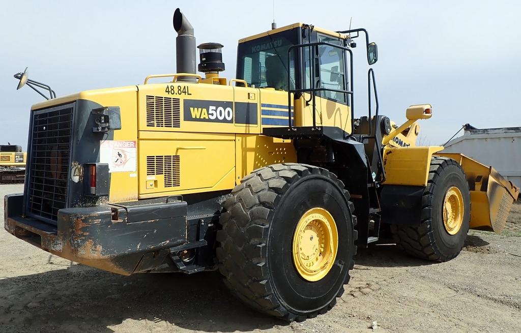 KOMATSU WA500-6 front loader