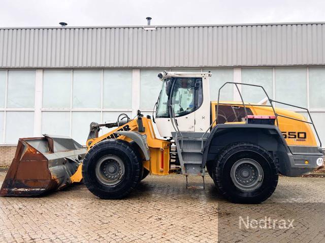 LIEBHERR L 550 front loader