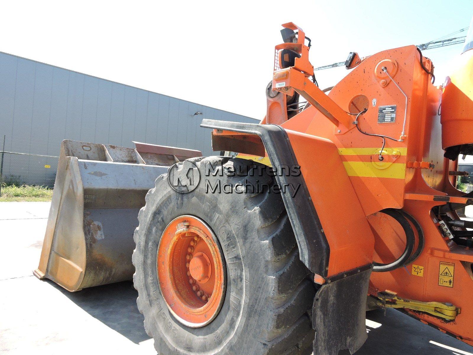 VOLVO L180F front loader