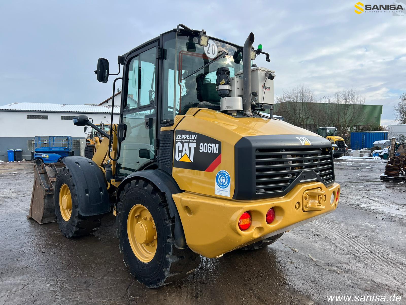 CATERPILLAR 906M front loader