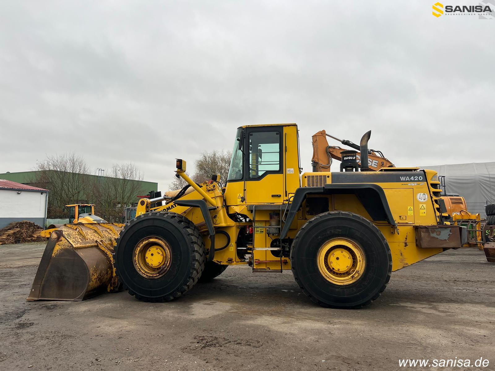 KOMATSU WA 420-3 front loader