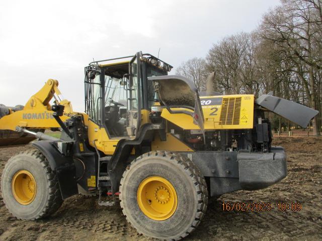 KOMATSU WA 320-3 front loader