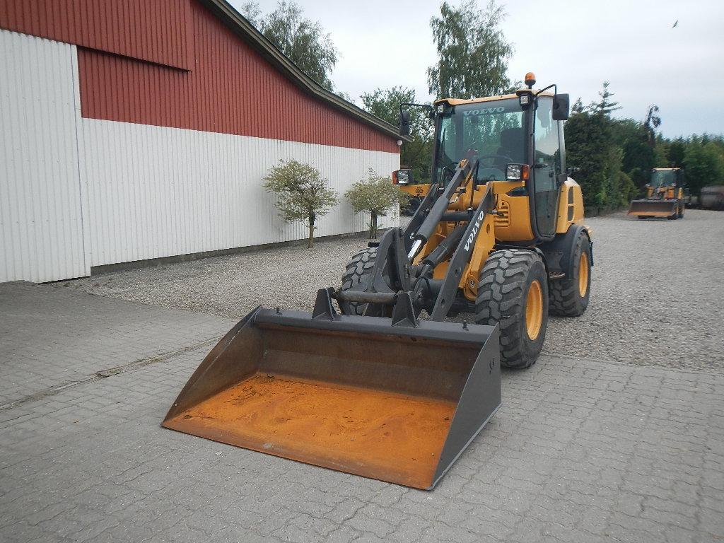 VOLVO L25F front loader