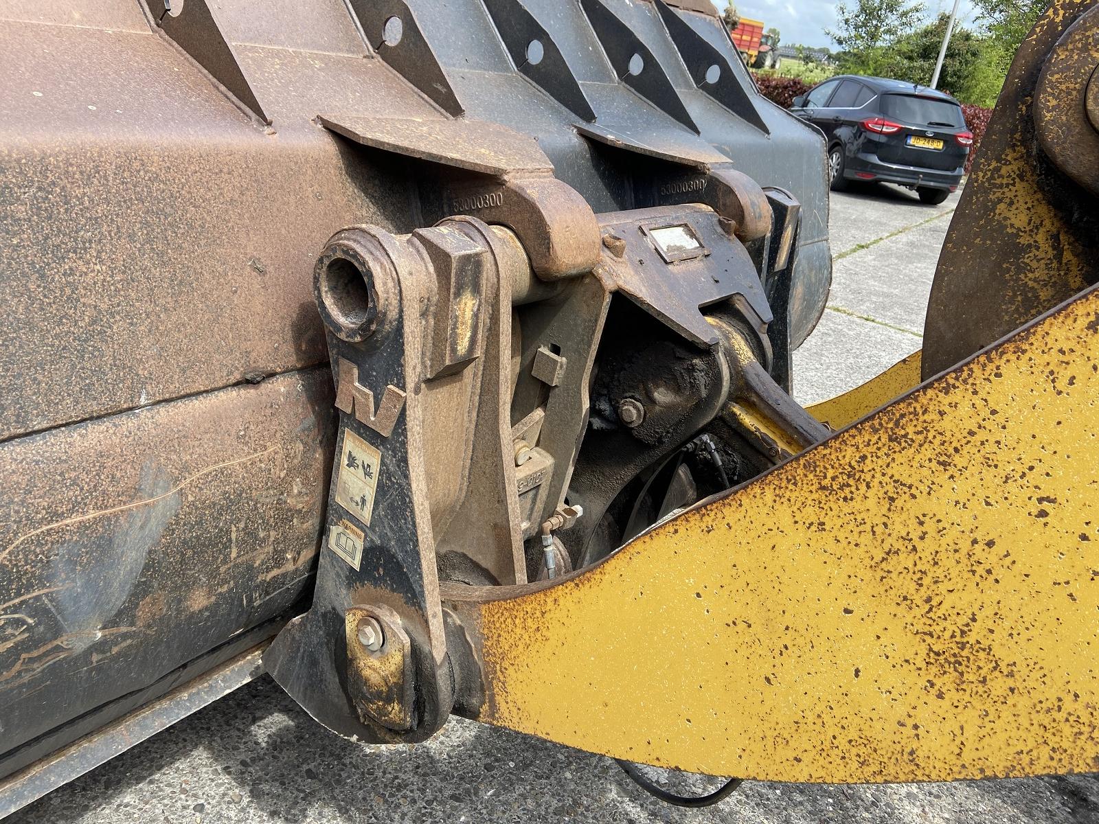 KOMATSU WA 430-6 front loader