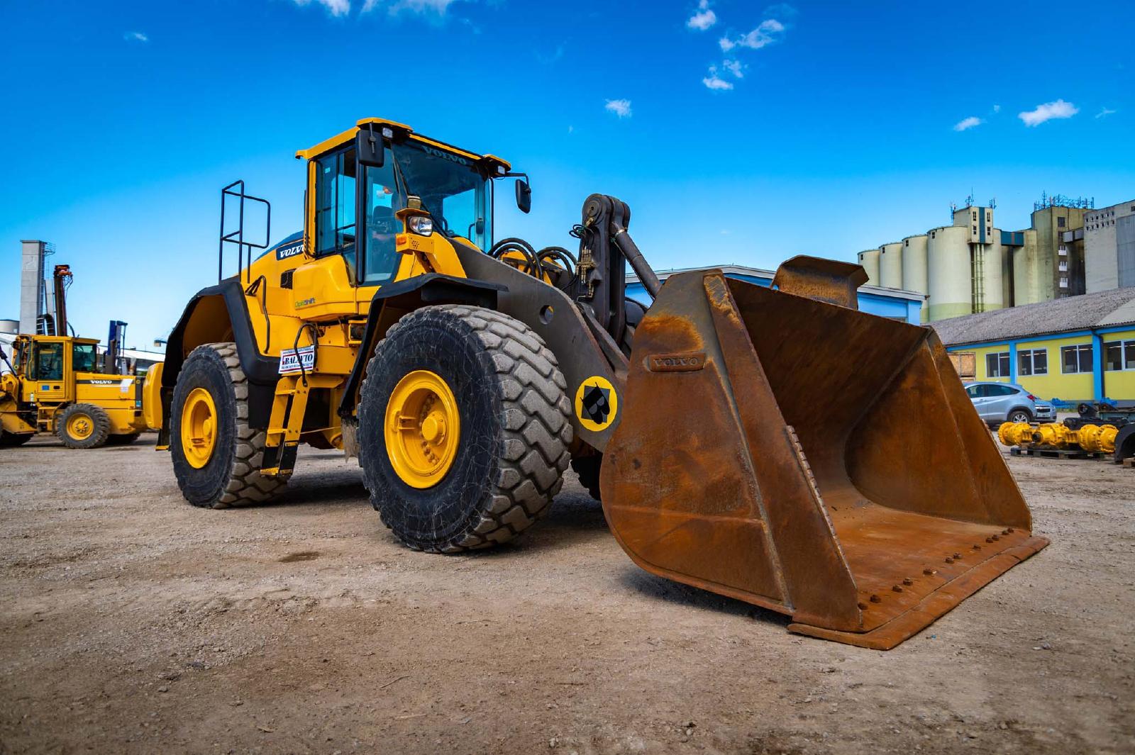 VOLVO L180H front loader