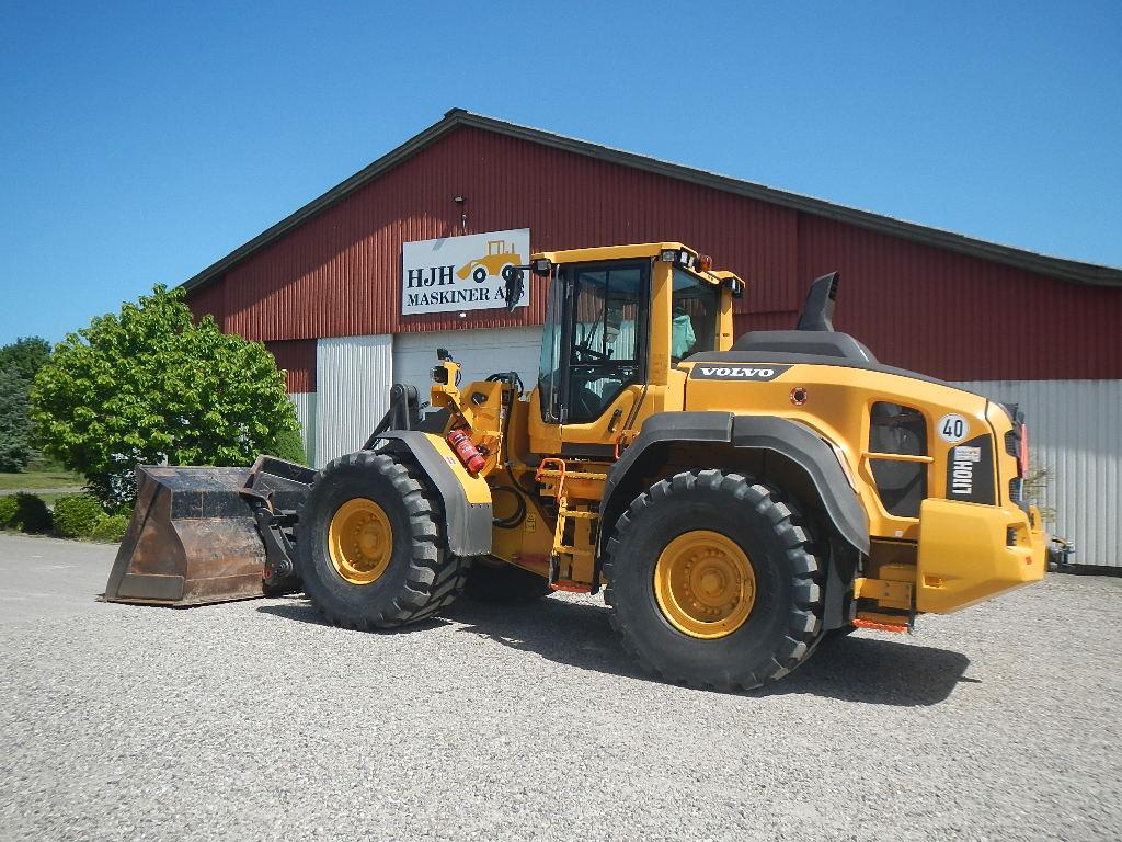 VOLVO L110H front loader