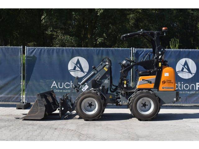 GIANT G1500 front loader