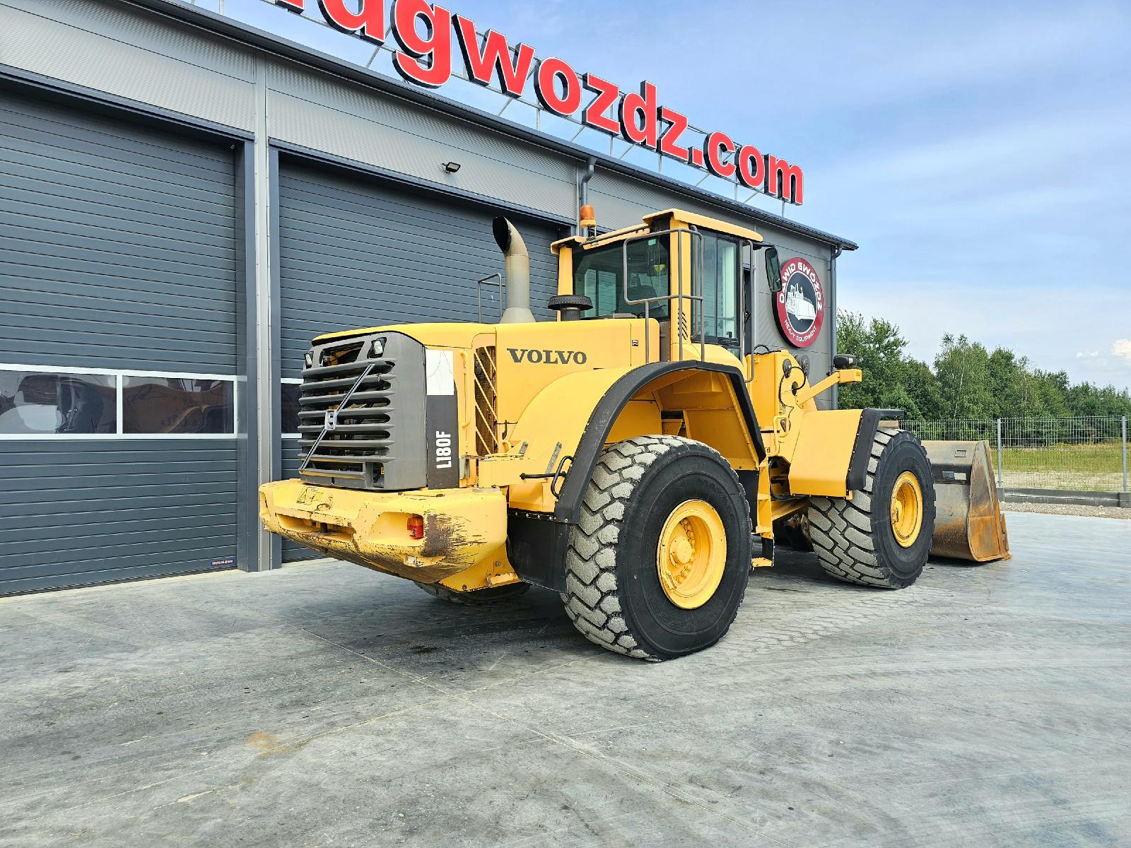 VOLVO L180F front loader