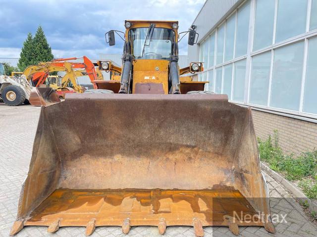 VOLVO L 120 front loader