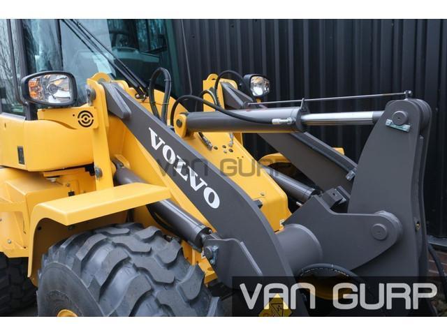 VOLVO L30G front loader