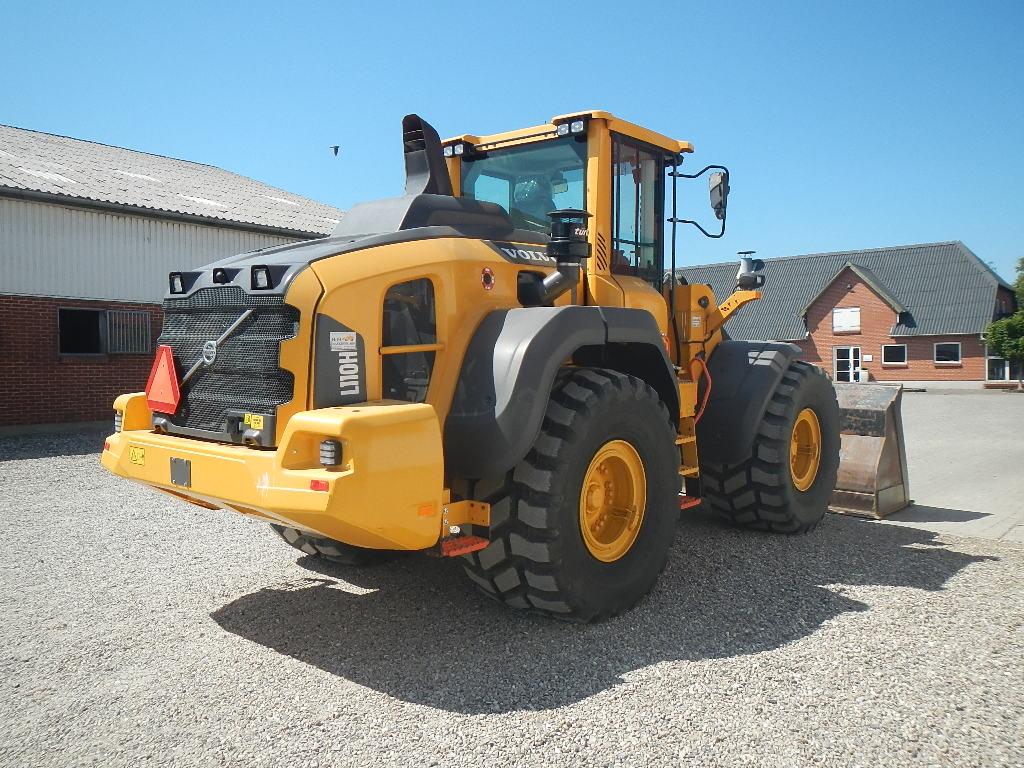 VOLVO L110H front loader