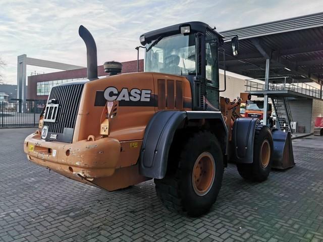 CASE 621 E front loader