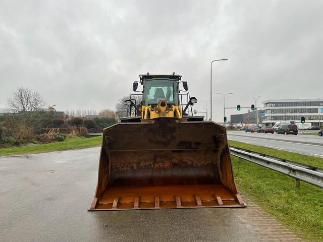 CATERPILLAR 966M front loader