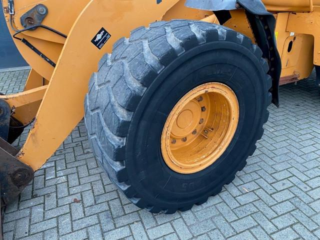 CASE 721 E front loader