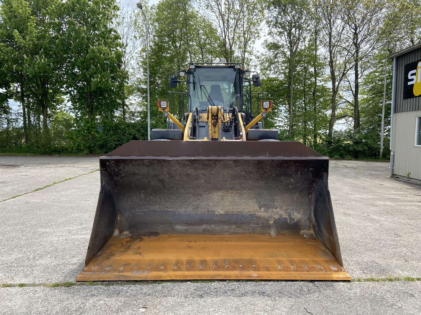 KOMATSU WA 430-6 front loader