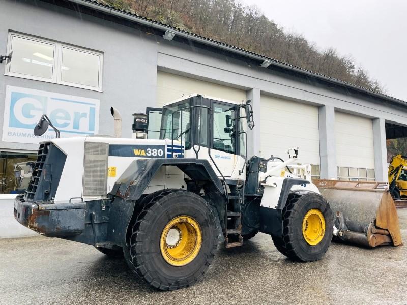 KOMATSU WA380-6 front loader