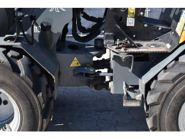 GIANT G1500 front loader