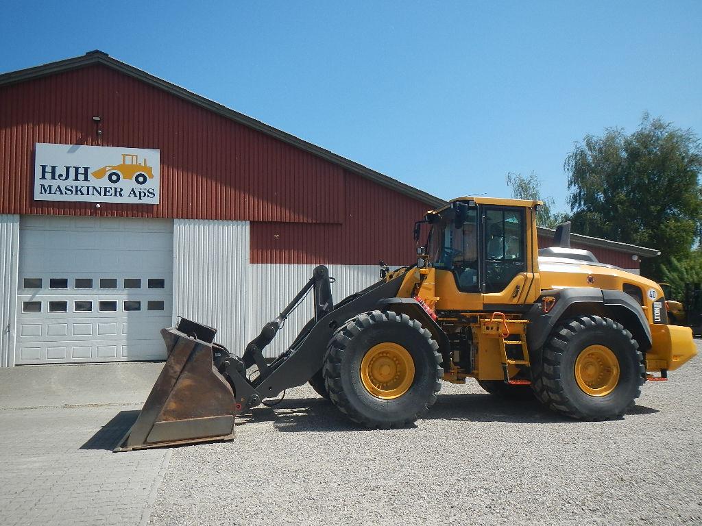 VOLVO L110H front loader