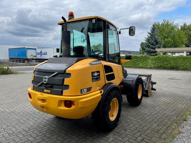 VOLVO L25F front loader