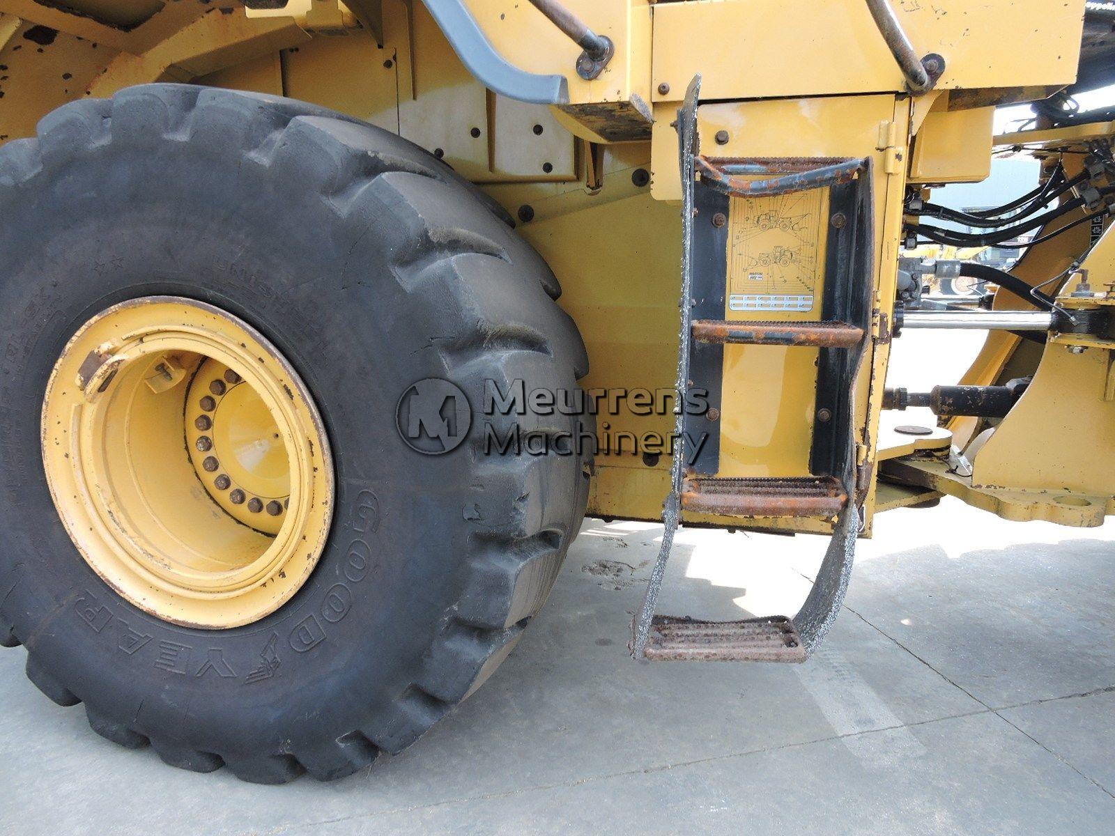 CATERPILLAR 972M front loader