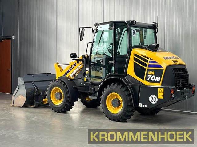 KOMATSU WA70M-8E0 front loader