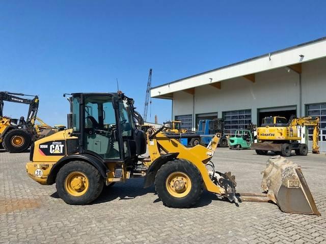 CATERPILLAR 906H front loader