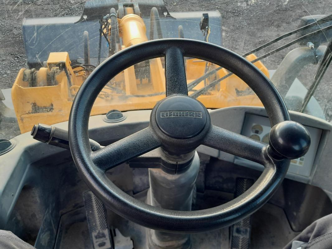 LIEBHERR L 544 front loader