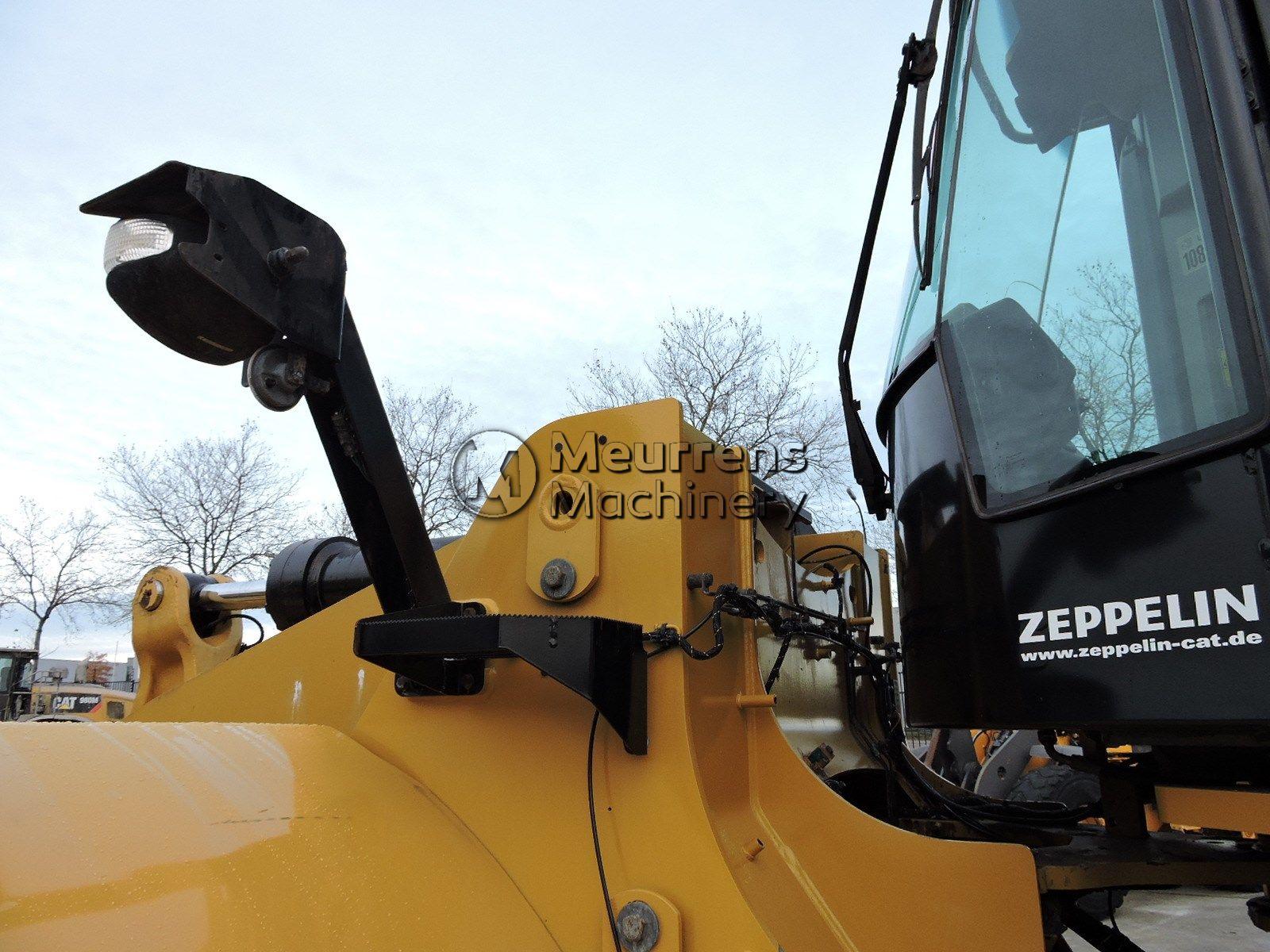 CATERPILLAR 966M front loader