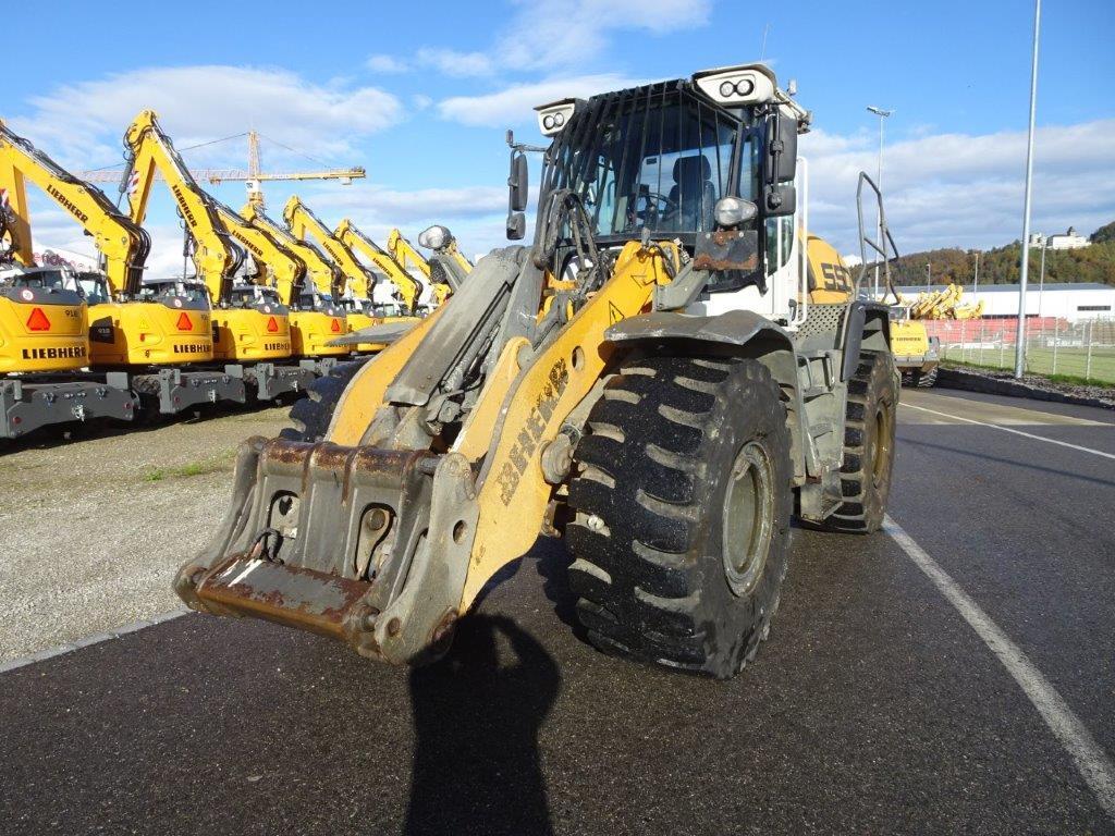 LIEBHERR L 550 XPower front loader