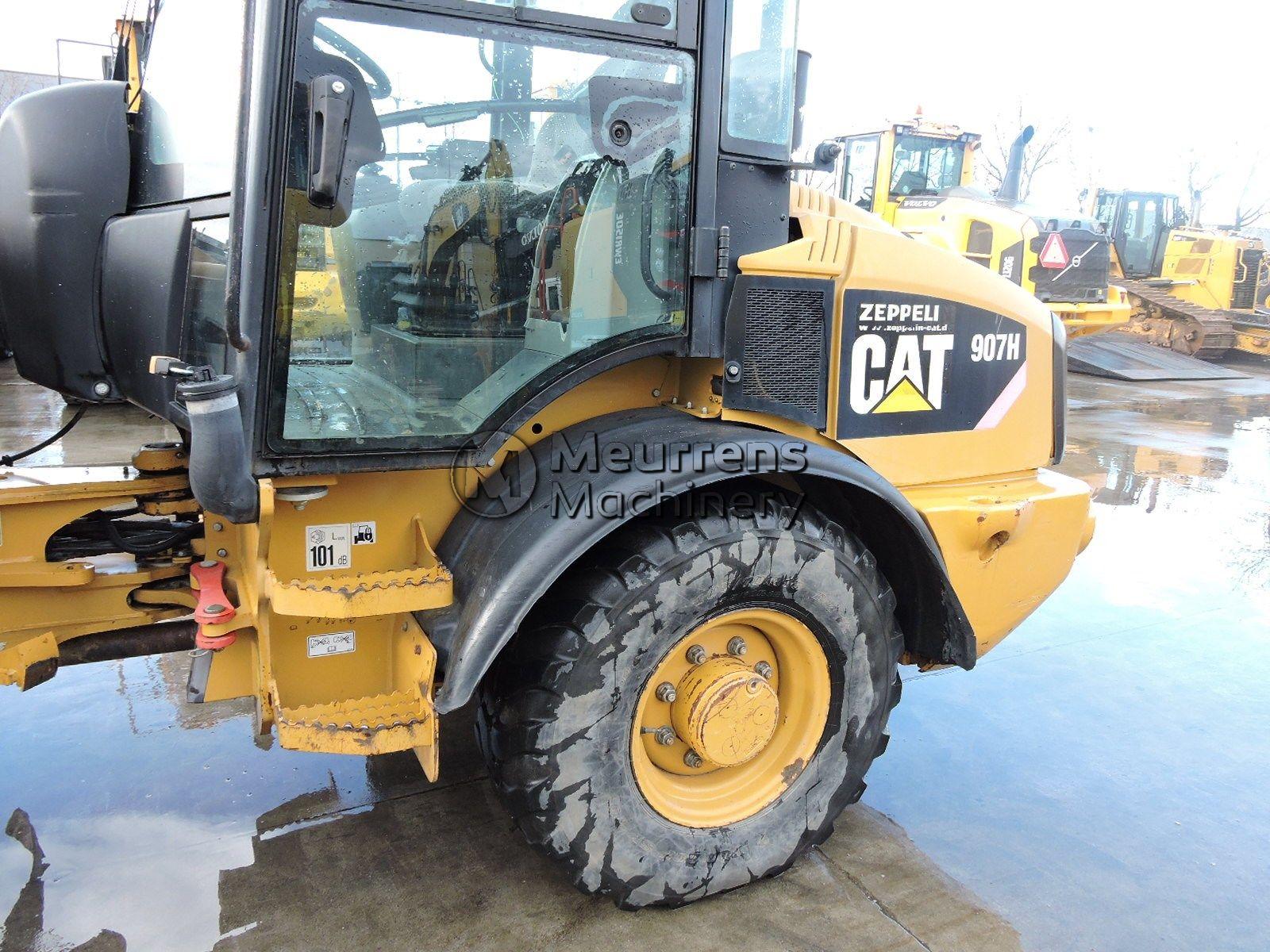 CATERPILLAR 907H front loader