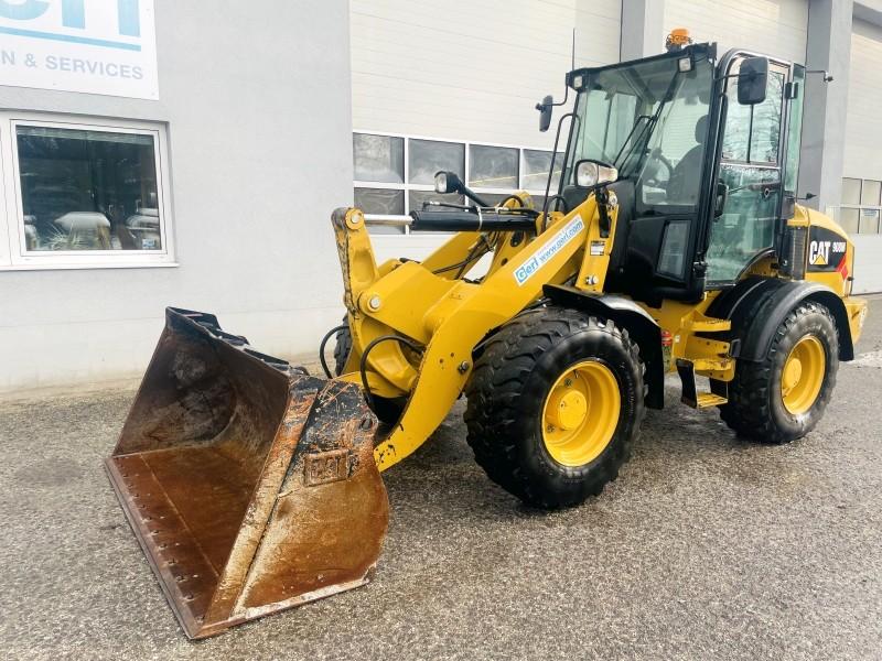 CATERPILLAR 908M front loader