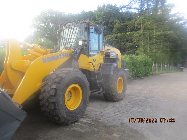 KOMATSU WA 320-3 front loader