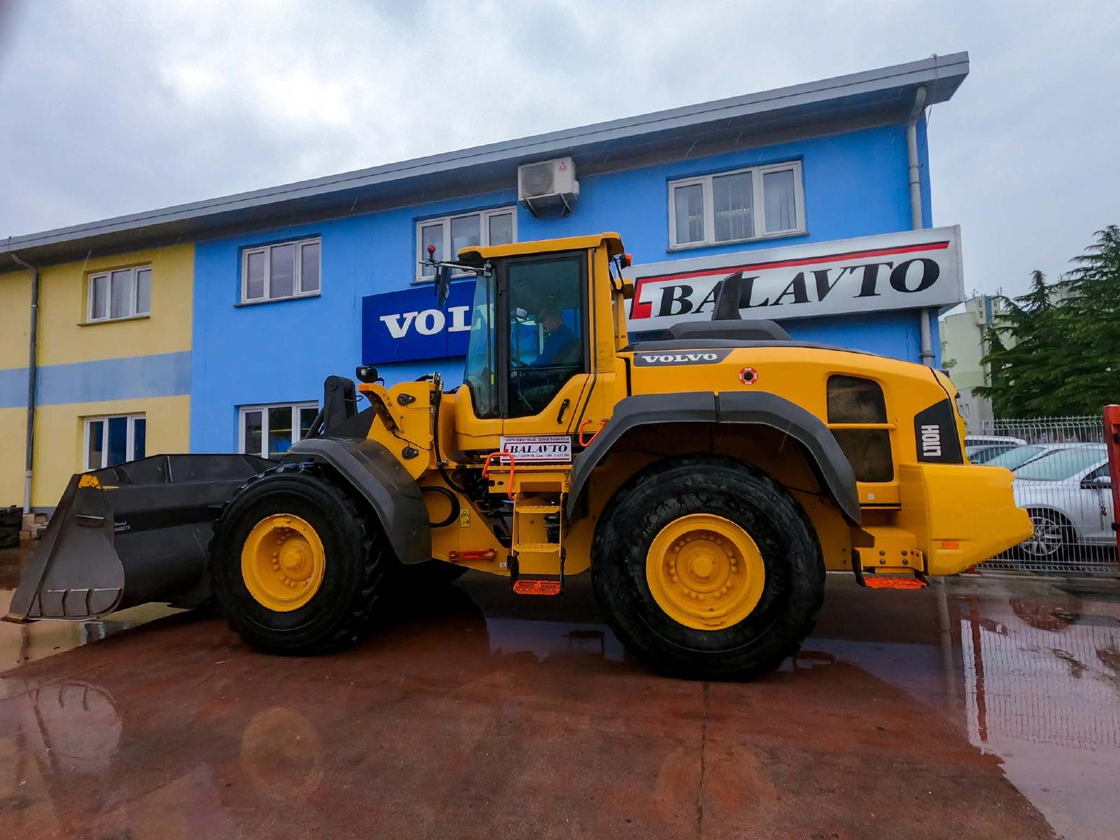 VOLVO L110H front loader