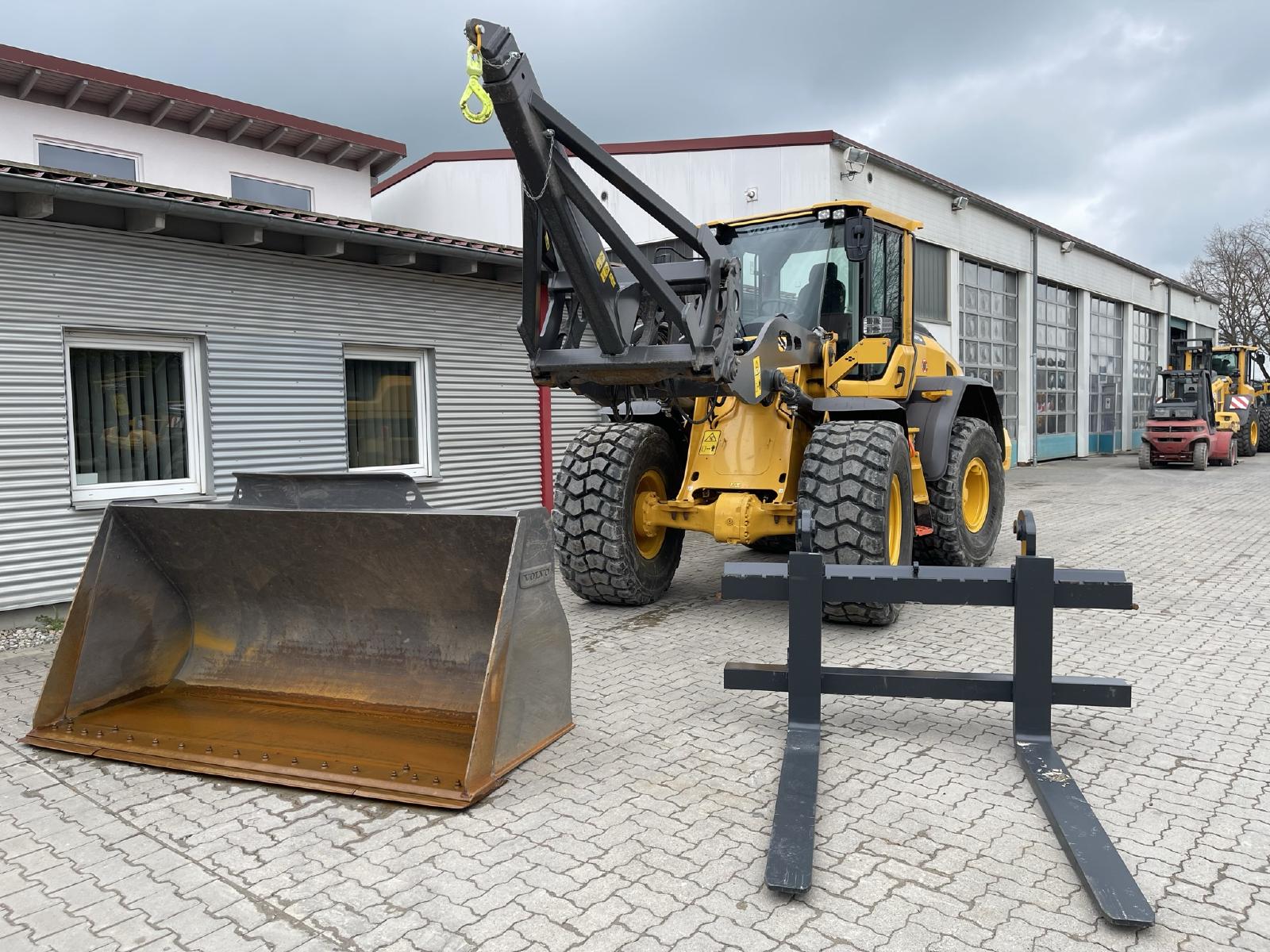 VOLVO L60H front loader