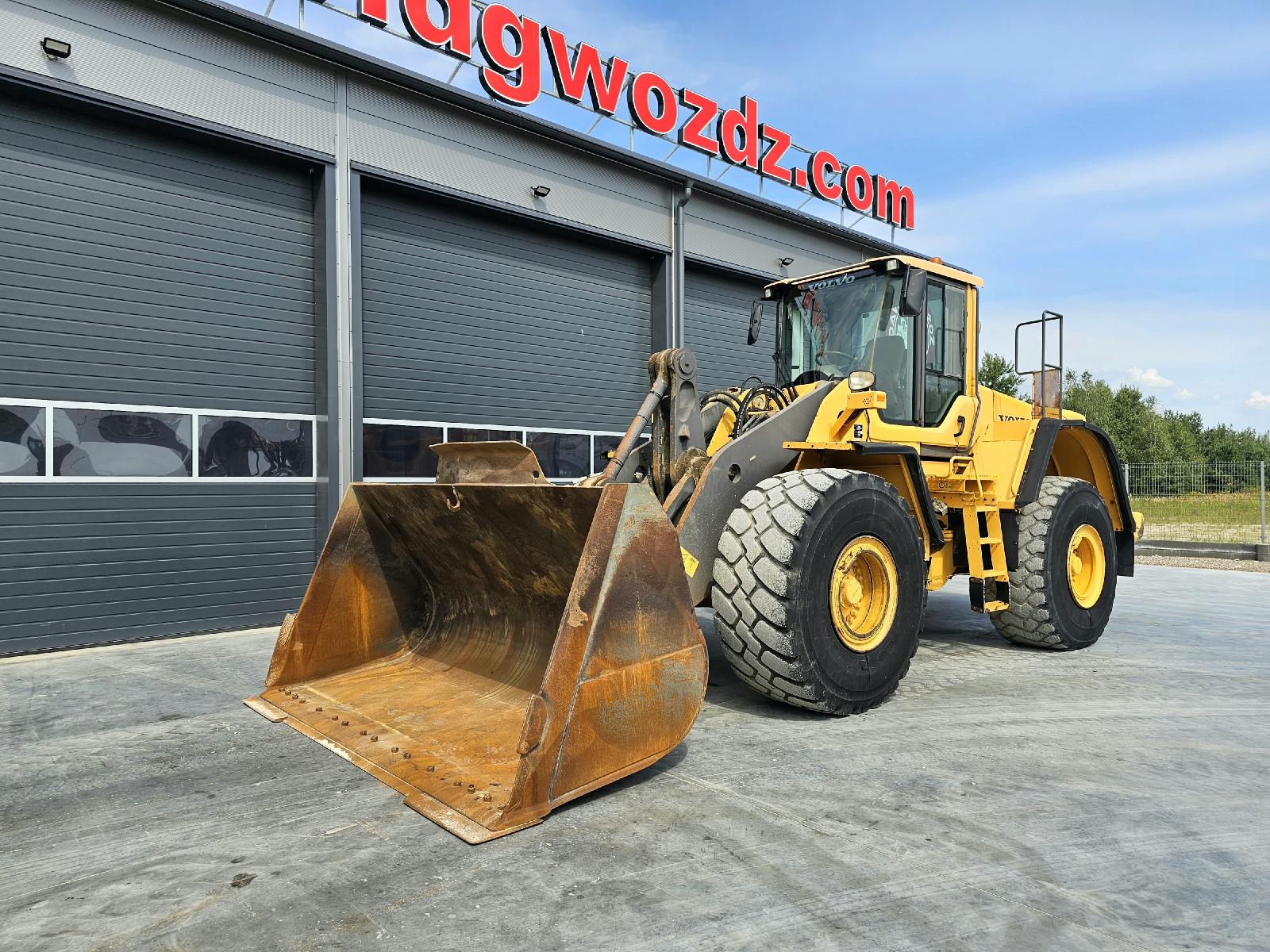 VOLVO L180F front loader