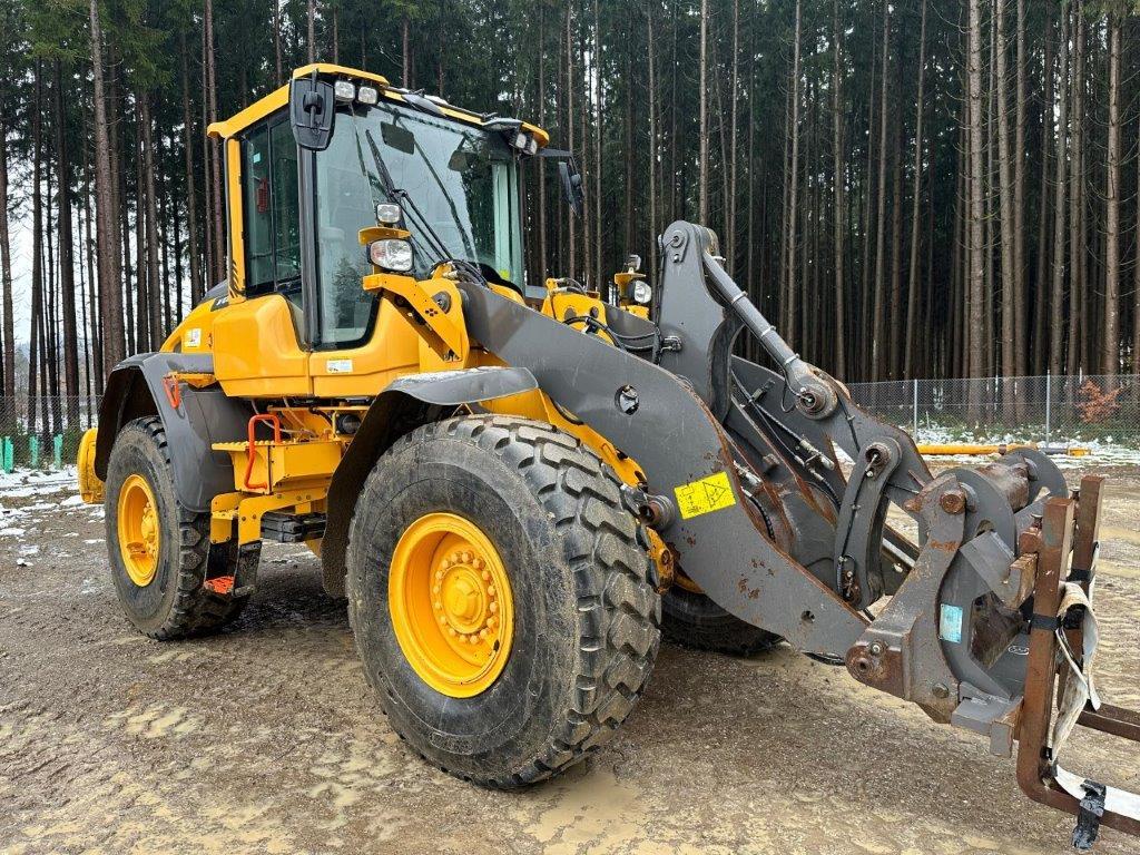 VOLVO L70H front loader