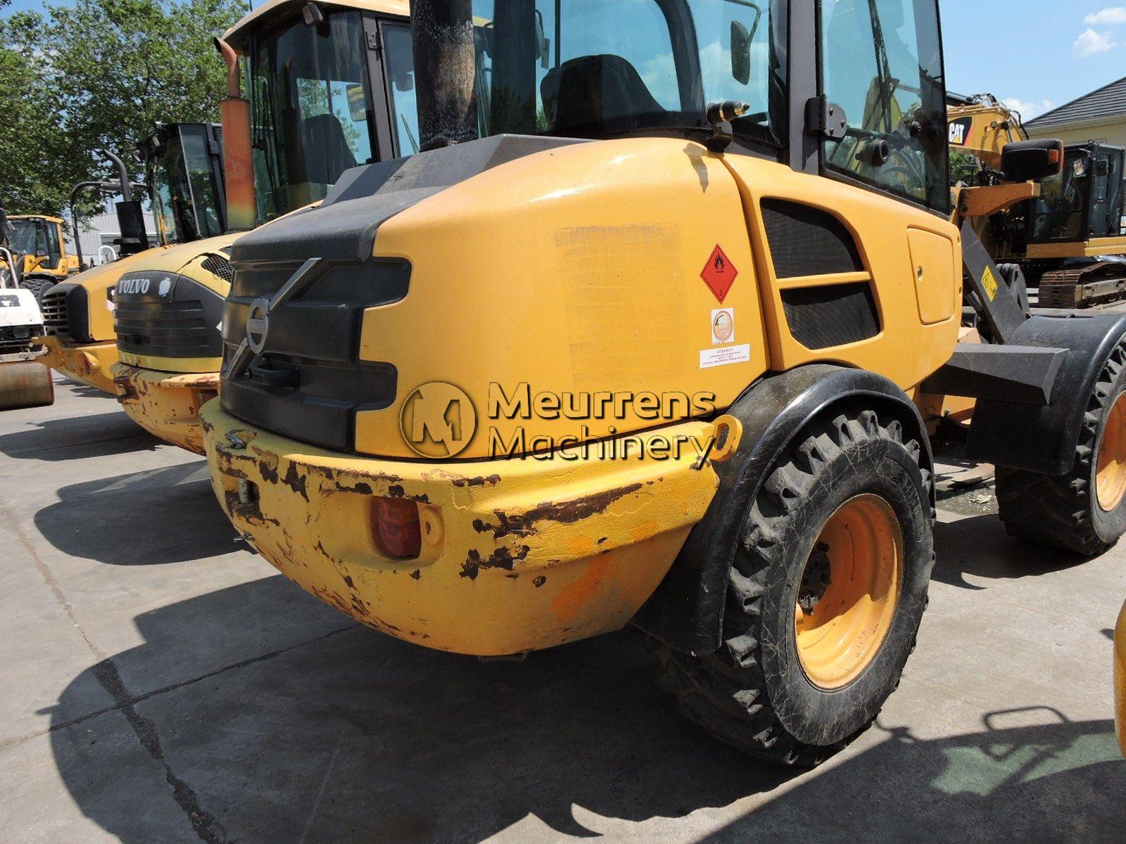 VOLVO L25F front loader