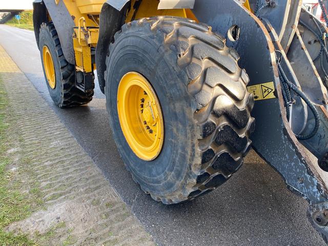 VOLVO L120F front loader