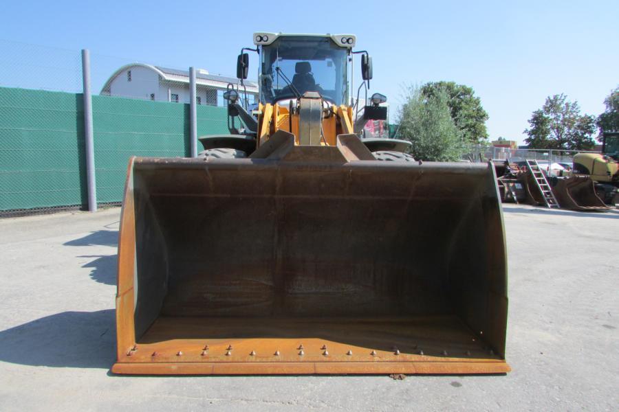 LIEBHERR L 566 XPower front loader